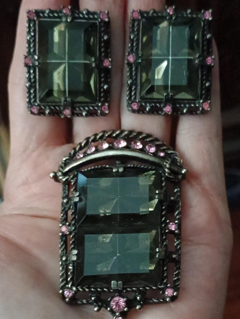Vintage Sara Cov-1956 Smoky Crystal Brooch and Earring Set with Pink Accents